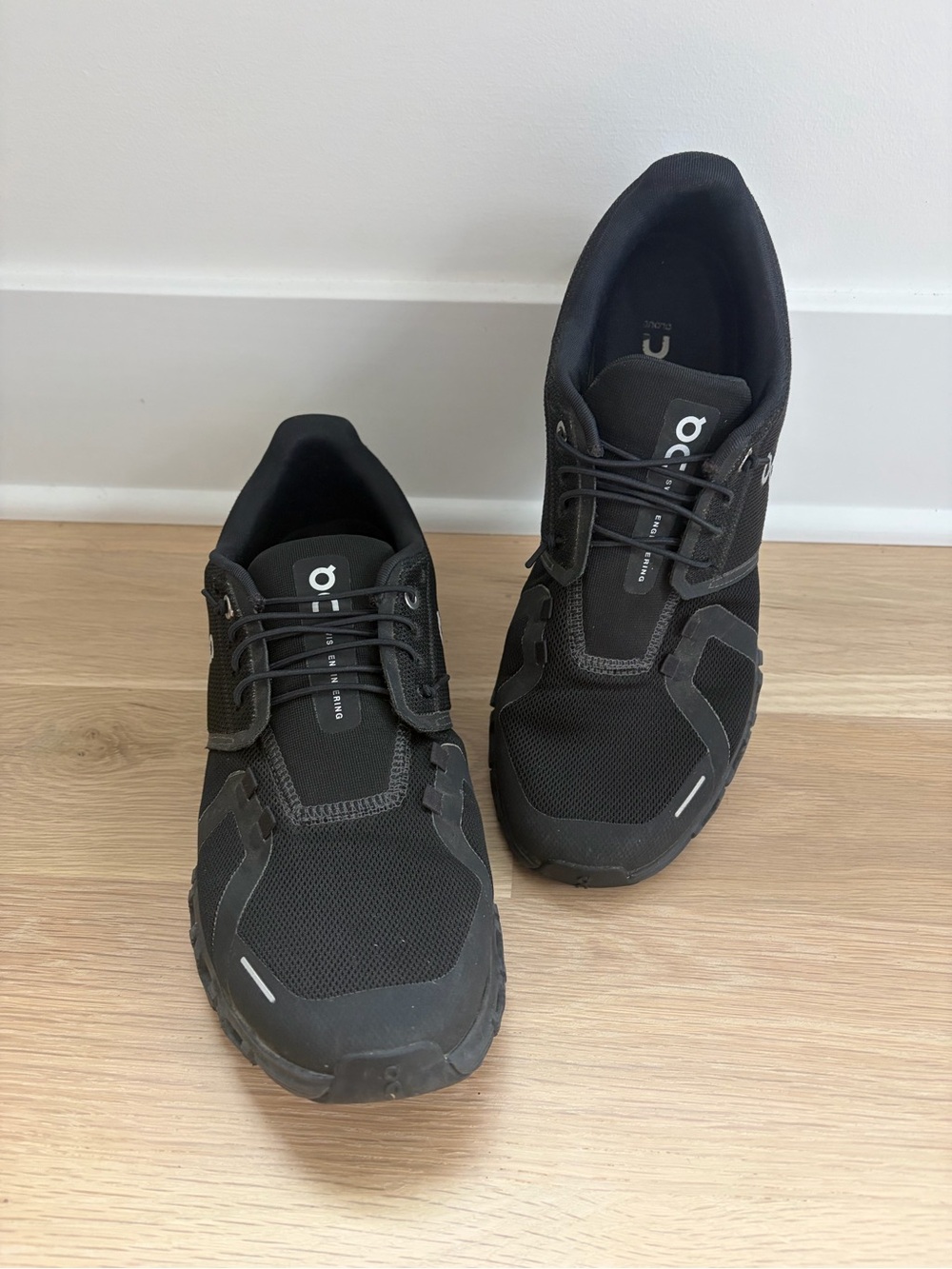 On Running OnCloud 6 Men’s Black Athletic Mesh Sneakers size 10